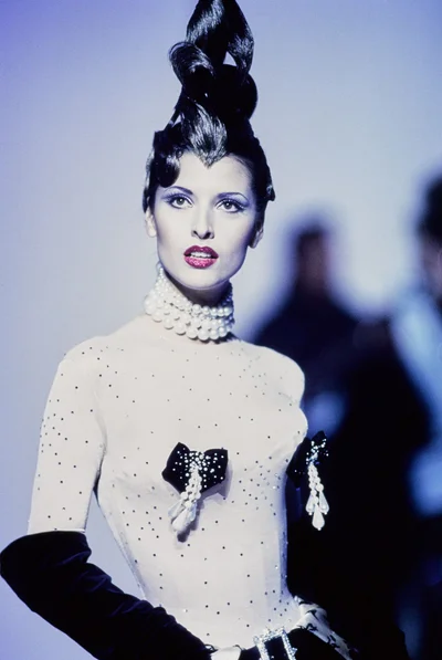 Look 100
